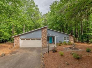 180 Crabtree Dr, Roswell, GA 30076