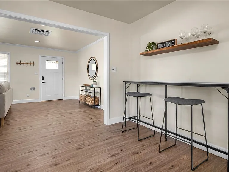 842 W Pine Ave — Photo 15