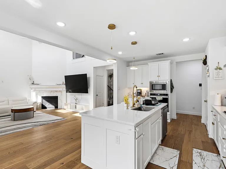 5101 Sailcloth St — Photo 9