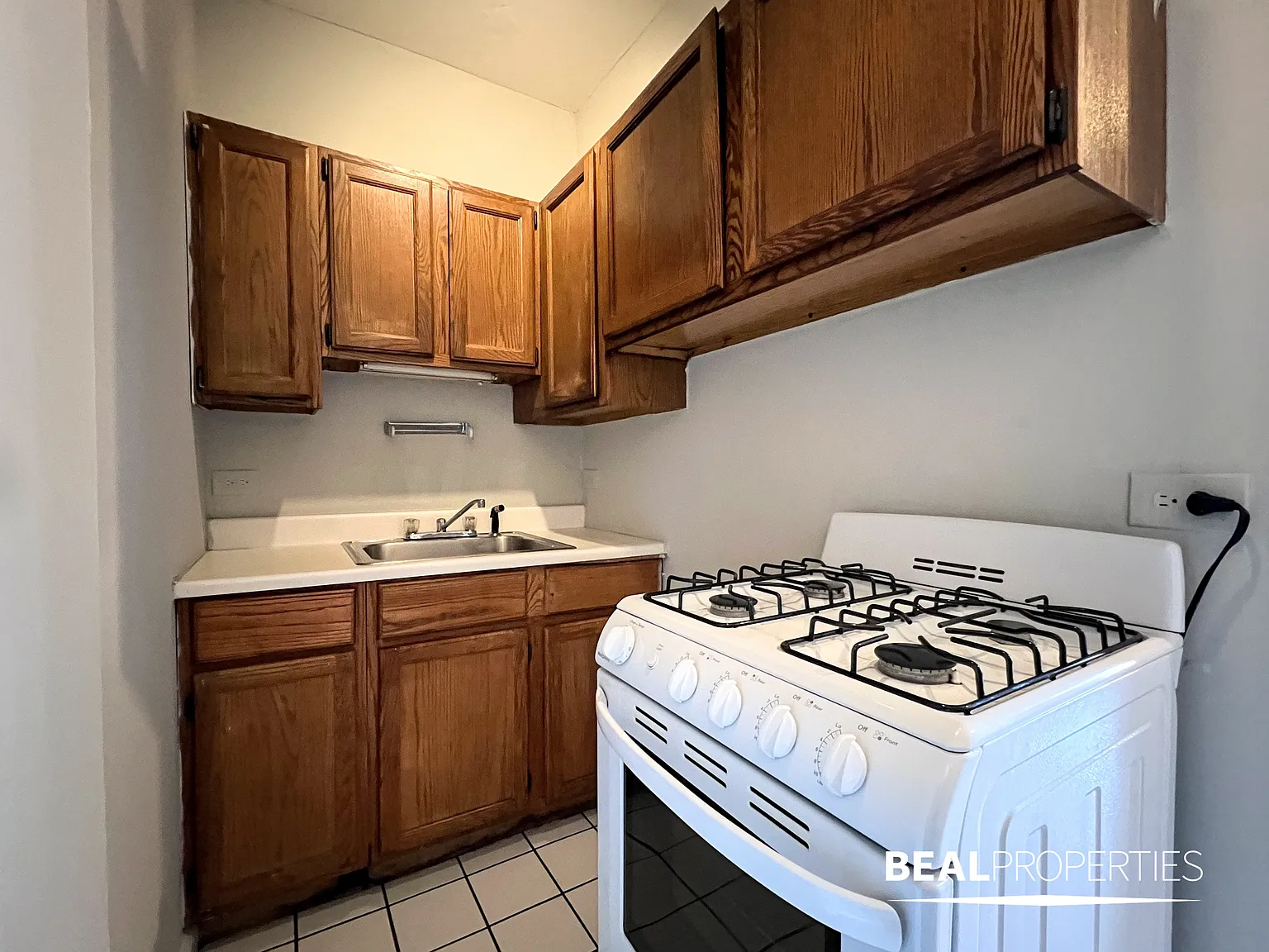511 West Melrose — Photo 3