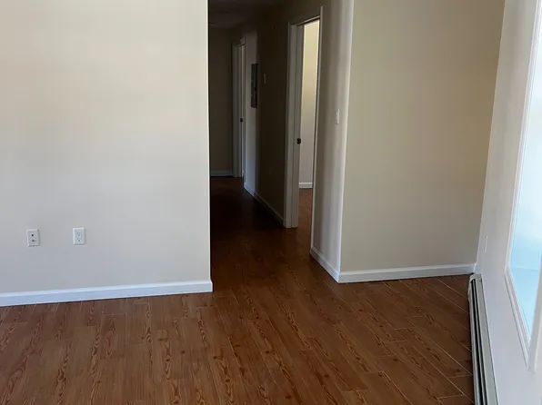 2126 Gerritsen Avenue image 9 of 23