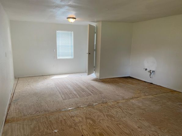 2809 Sims Ave, Bay City, TX 77414