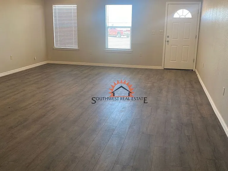 1316 Mission Dr. — Photo 2
