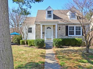 200 Colonial Dr, Saint Matthews, KY 40207