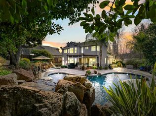 12410 Oak Leaf Ct, Auburn, CA 95603