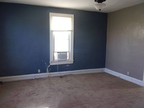3rd image of 304 N Jackson St