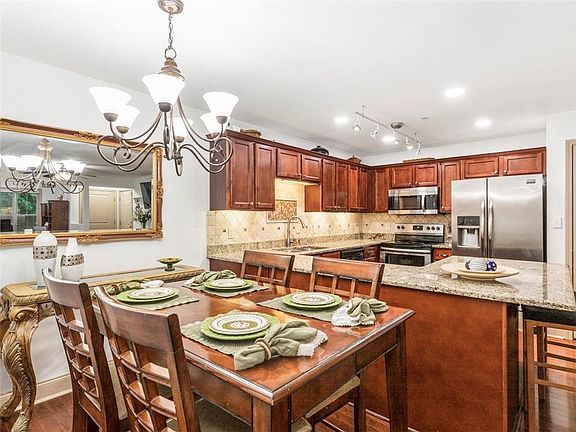 3rd image of 1207 Madison Ln SE #1207