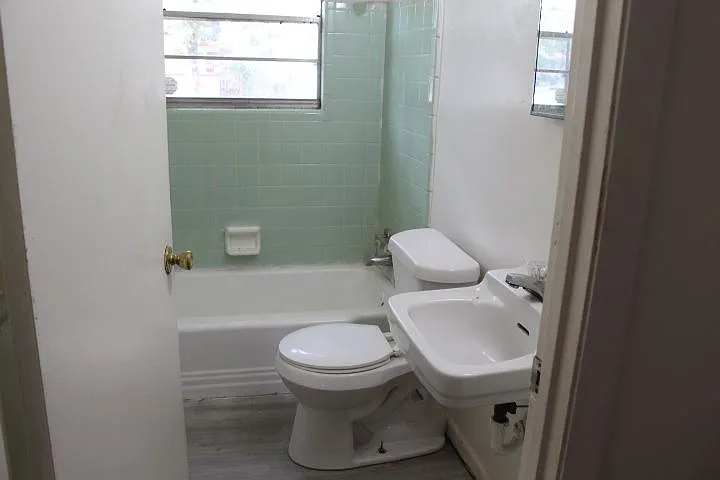 19 Exeter Dr — Photo 17
