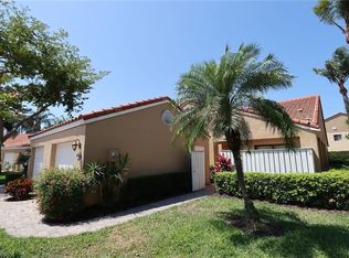 551 Beachwalk Cir #72, Naples, FL 34108