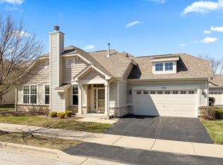 1128 Foxridge Ln, Aurora, IL 60502