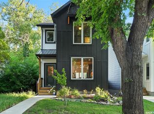 1124 9th STREET E, Saskatoon, SK S7H 0N4