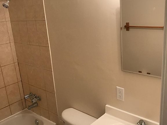 5th image of 413 Orange St
