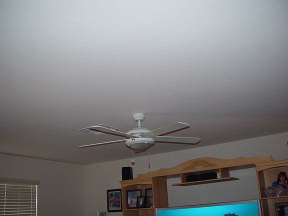 4th image of 374 E Kelsi Ave