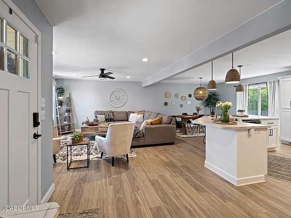5th image of 2709 Briarwood Dr