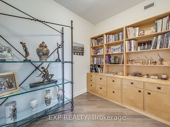 5th image of 1055 Southdown Rd #905