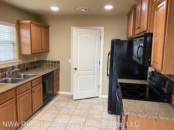 4th image of 4027 W Mahogany Dr