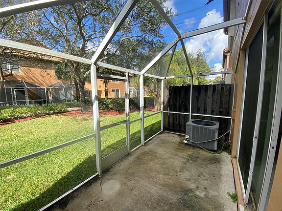 5th image of 1575 Veracruz Ln