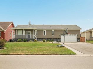 375 N 200th St E, Raymond, AB T0K 2S0