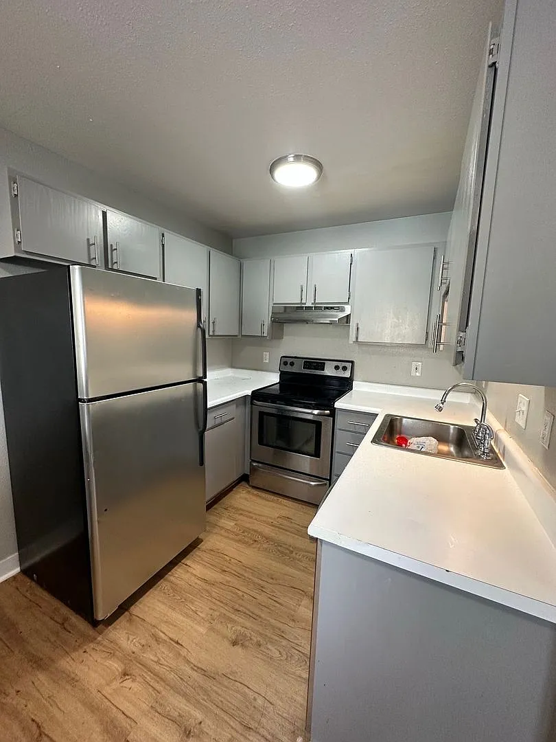 805 16th Street — Photo 3