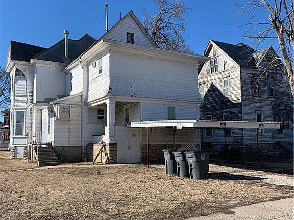5th image of 223 S Crawford St
