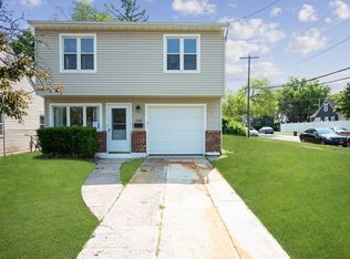 1569 Meadowbrook Rd, Merrick, NY 11566