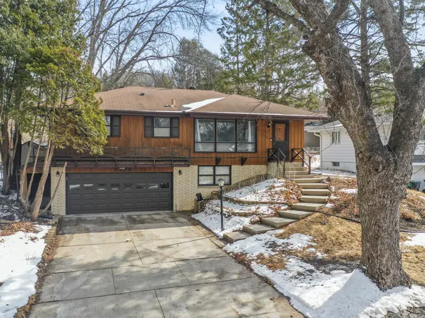 2336 12th Ave NW, Rochester, MN 55901