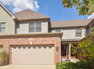 714 Kingsbrook Gln, Glen Ellyn, IL 60137