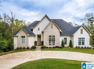 2633 Swiss Ln, Vestavia, AL 35226