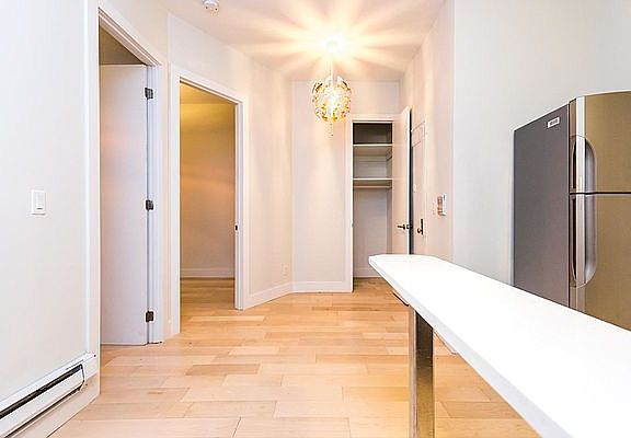 3rd image of 699 De Kalb Ave #3