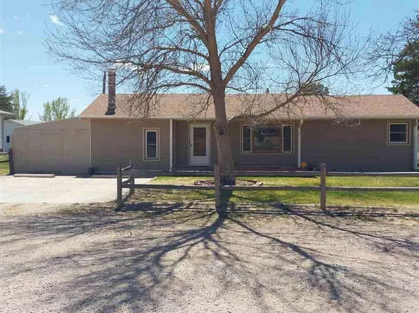 2410 Country Ln, Scottsbluff, NE 69361