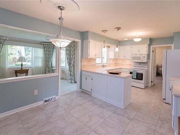 3rd image of 4178 Ashton Cir