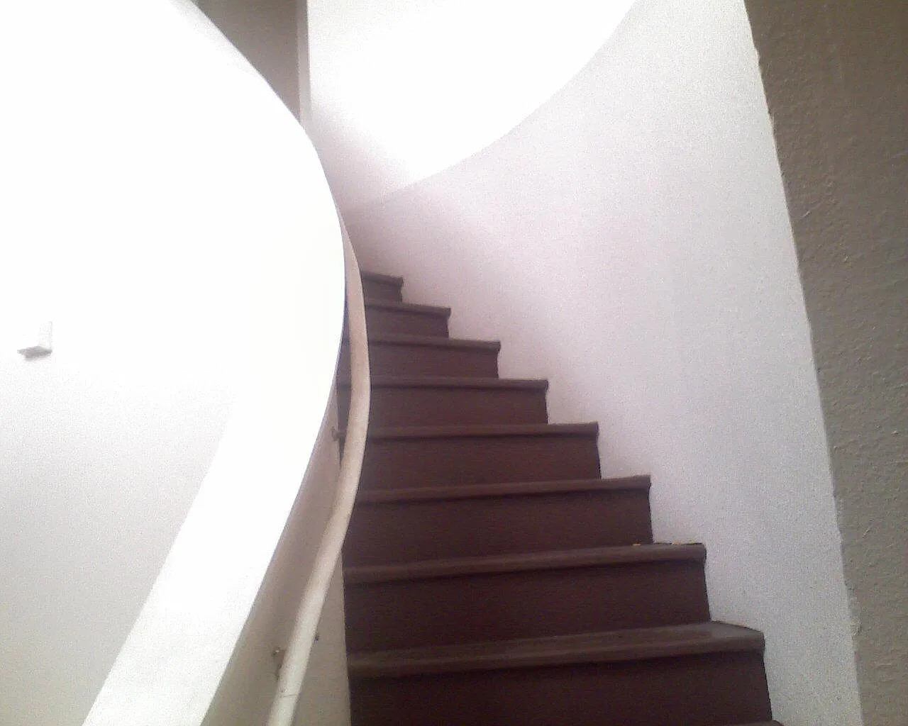 4 bed, 2392 sqft, $2,700 — Photo 2