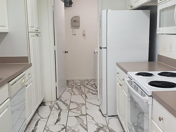 5th image of 5554 Metrowest Blvd APT 202