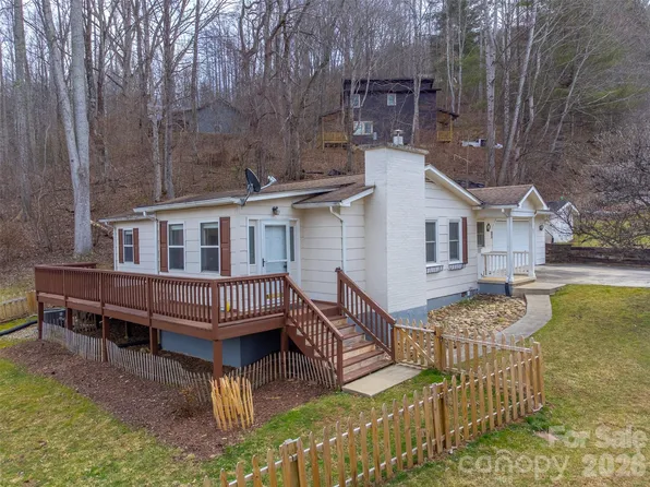 57 Melody Ln, Maggie Valley, NC 28751