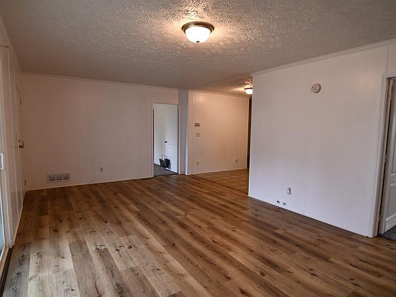 3rd image of 1325 Uhlhorn St