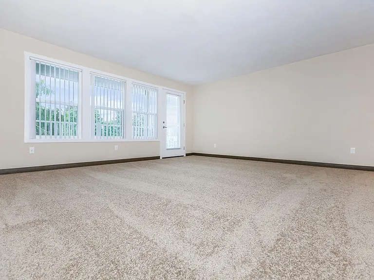 Corinthian Apartments — Photo 50