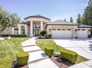 12101 Crown Crest Dr, Bakersfield, CA 93311