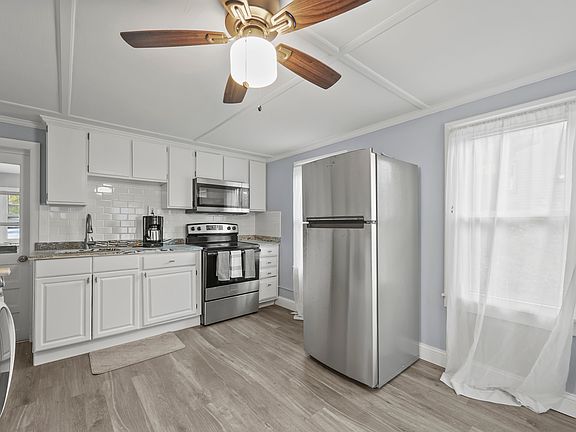 5th image of 129 Franklin St #129