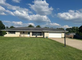 816 Rosary Ln, Joliet, IL 60435