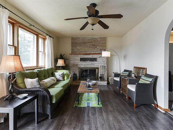 2nd image of 36 Lakeshore Dr