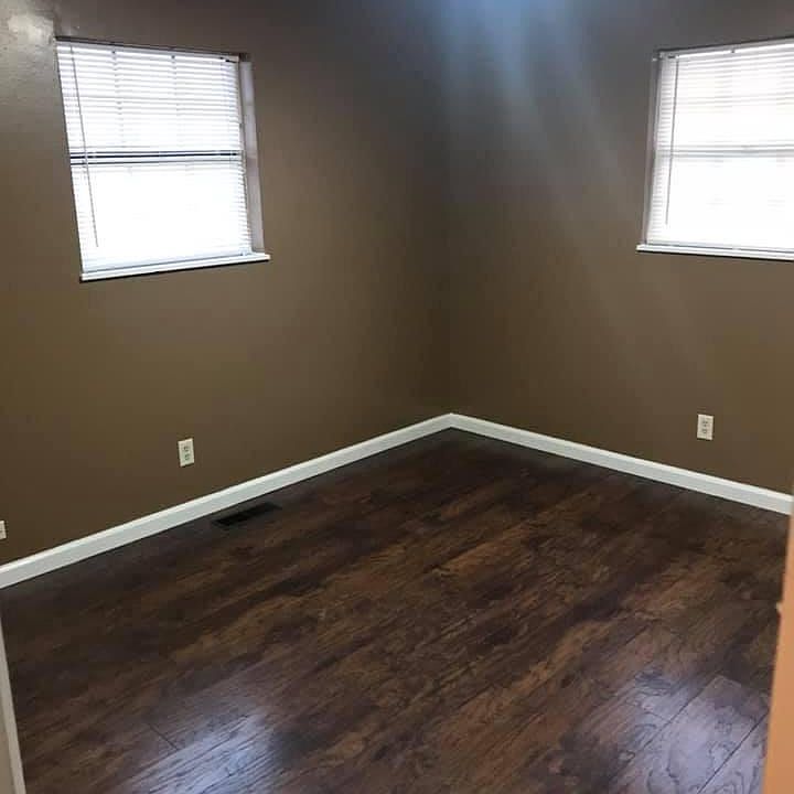 1st image of 271 Hampton Ct