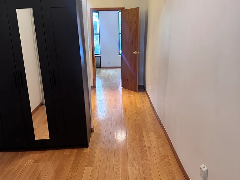 129 Guernsey St #1R — Photo 4
