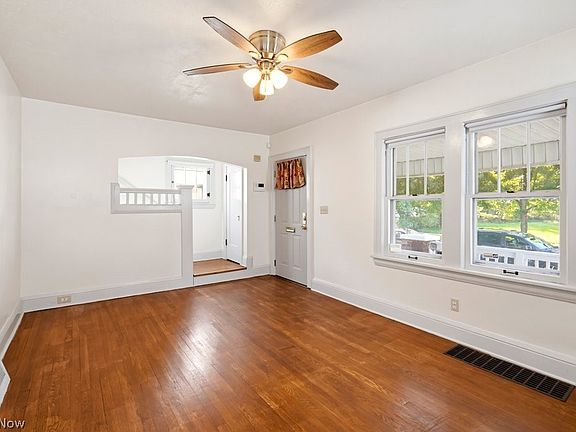 4th image of 793 Storer Ave
