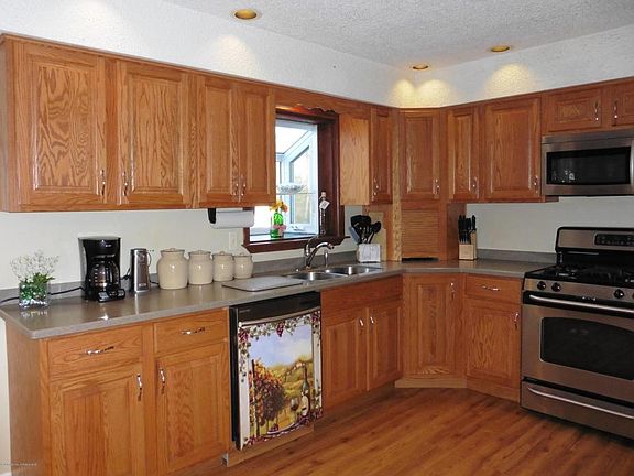 4th image of 505 Pheasant Ln