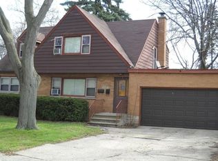 713 S Gretta Ave, Waukegan, IL 60085