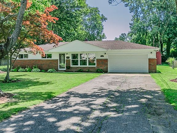 3rd image of 109 Normandy Dr