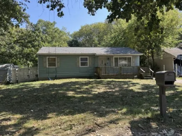 3921 Marland Dr, Lansing, MI 48910