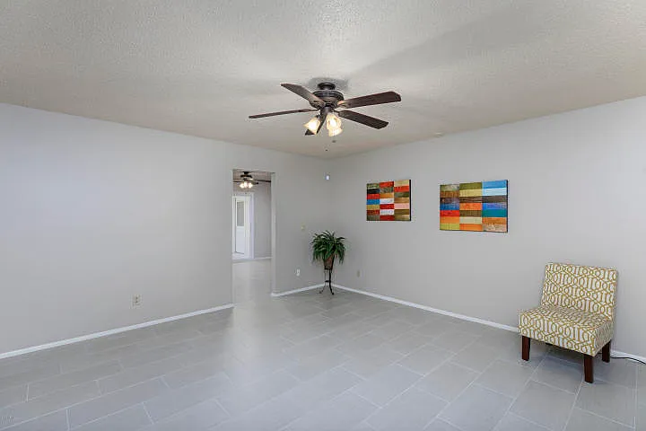 1000 E Loyola Dr — Photo 3