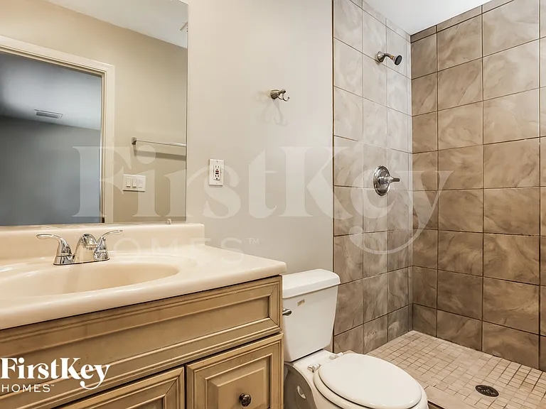 2114 W Sunnyside Dr — Photo 10
