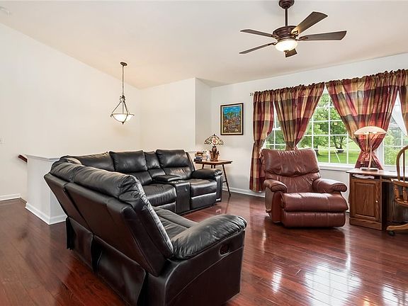 3rd image of 6835 Starner Ln